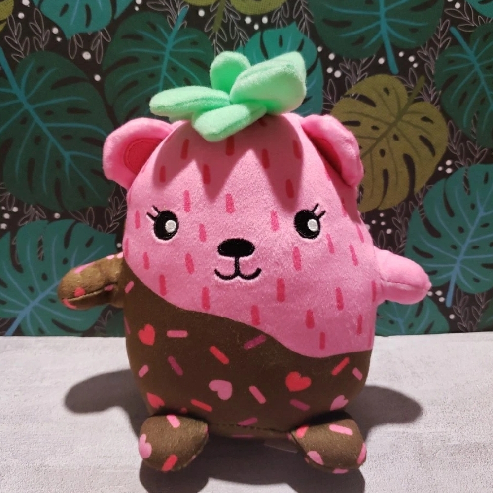 Moriah Elizabeth Plush Valentine Strawbeary With Box